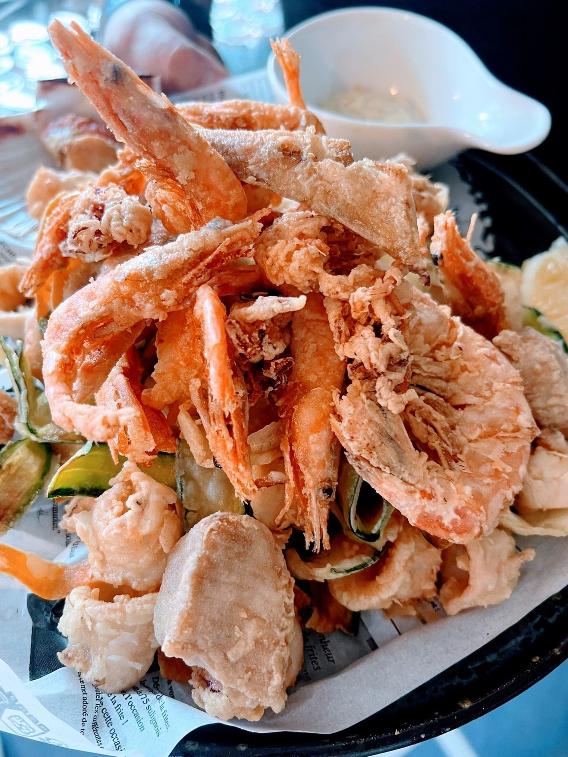 Fritto misto di pesce e calamari La Cantina del Faro Bibione - Frittierte Meeresfrüchte Fritto Misto - Crispy fried seafood selection